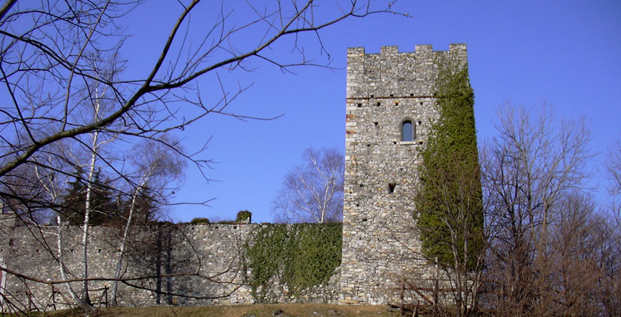 Rocca_di_Orino_01,_foto_di_Carlo_Dell'Orto